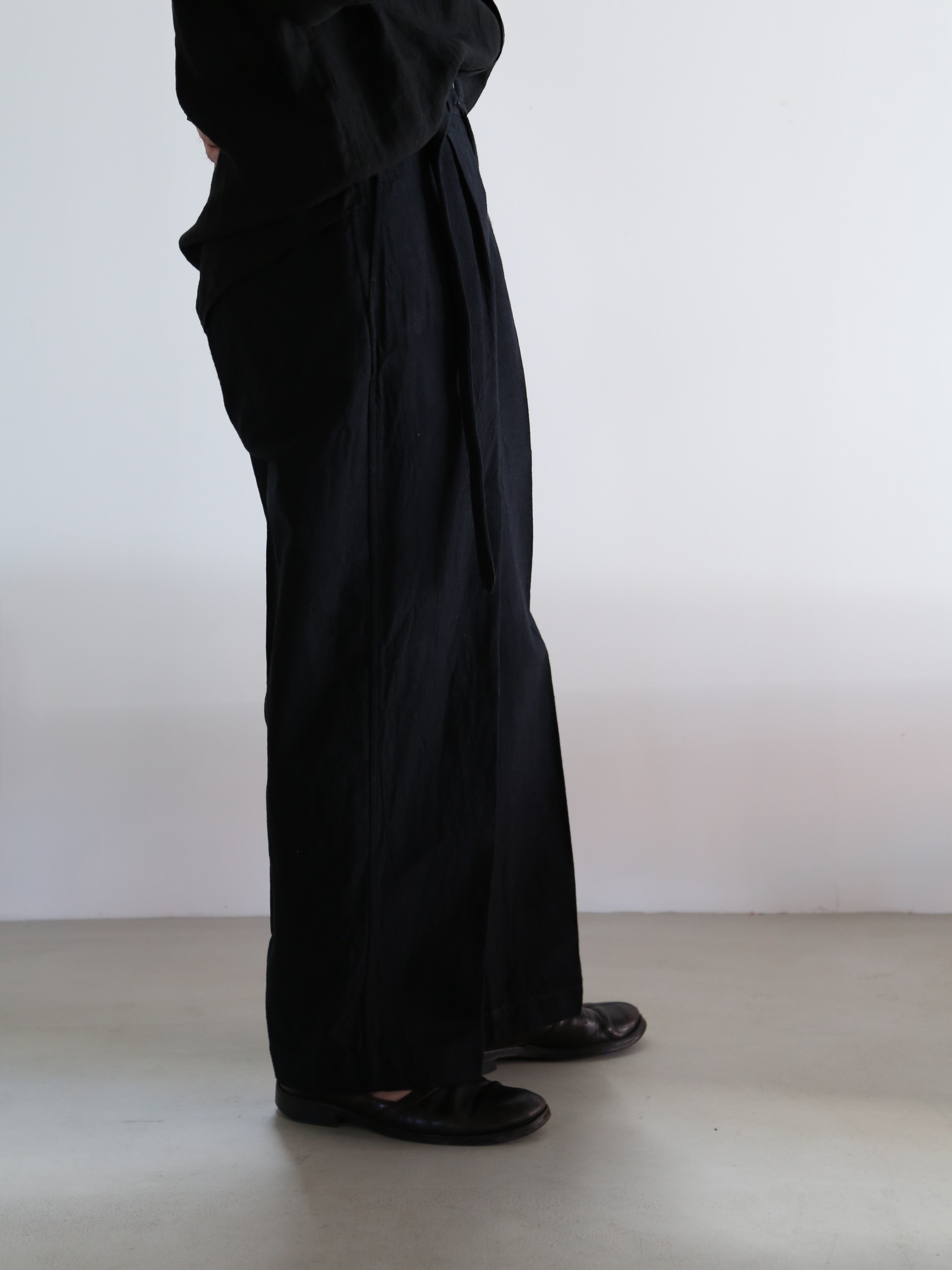 blurhms】Linen Cotton Belted Trousers (Mens) – End on End.