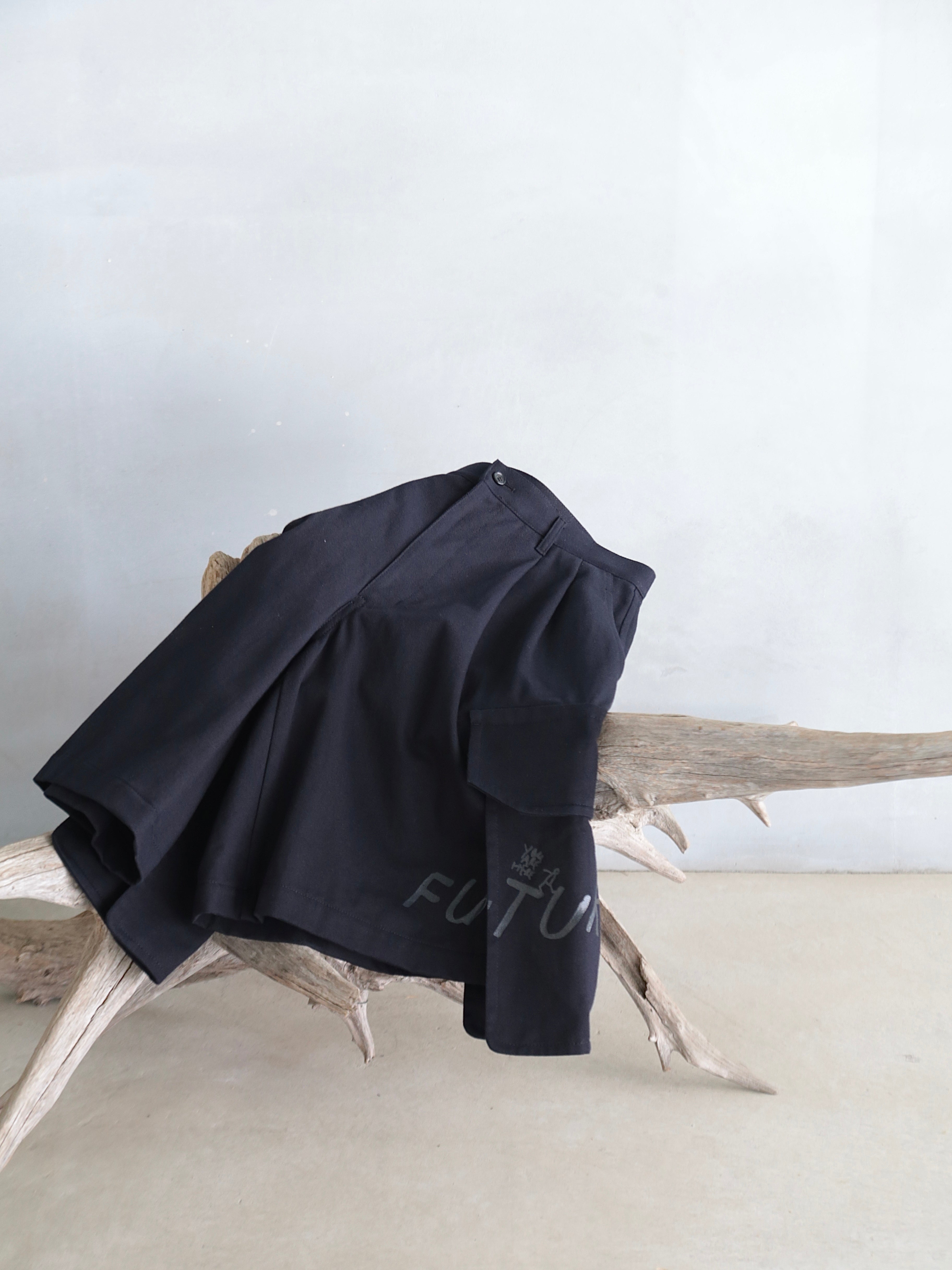 COMME des GARCONS SHIRT】cotton twill garment printed Shorts – End