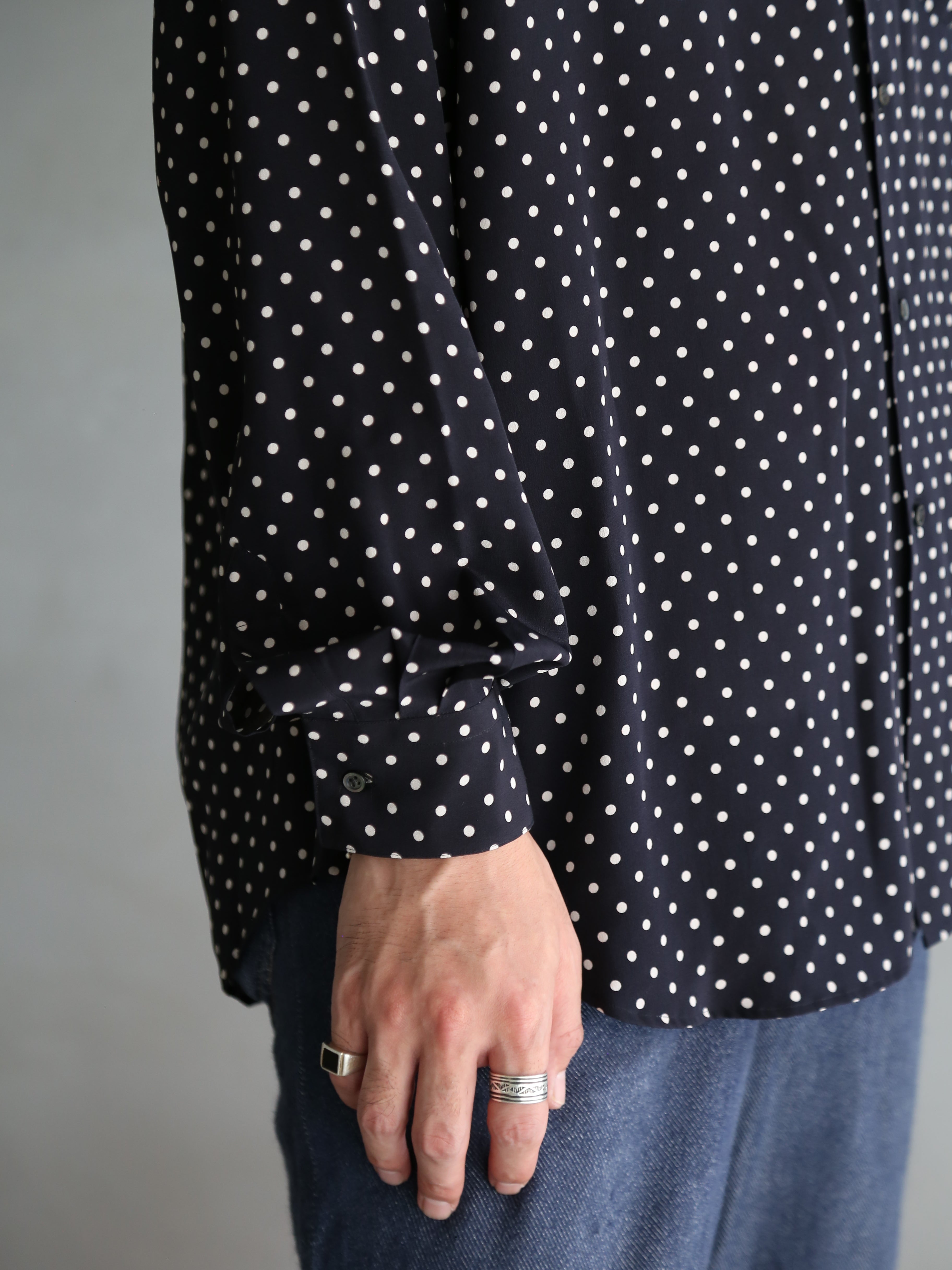 HEUGN】Alf Silk Dot – End on End.