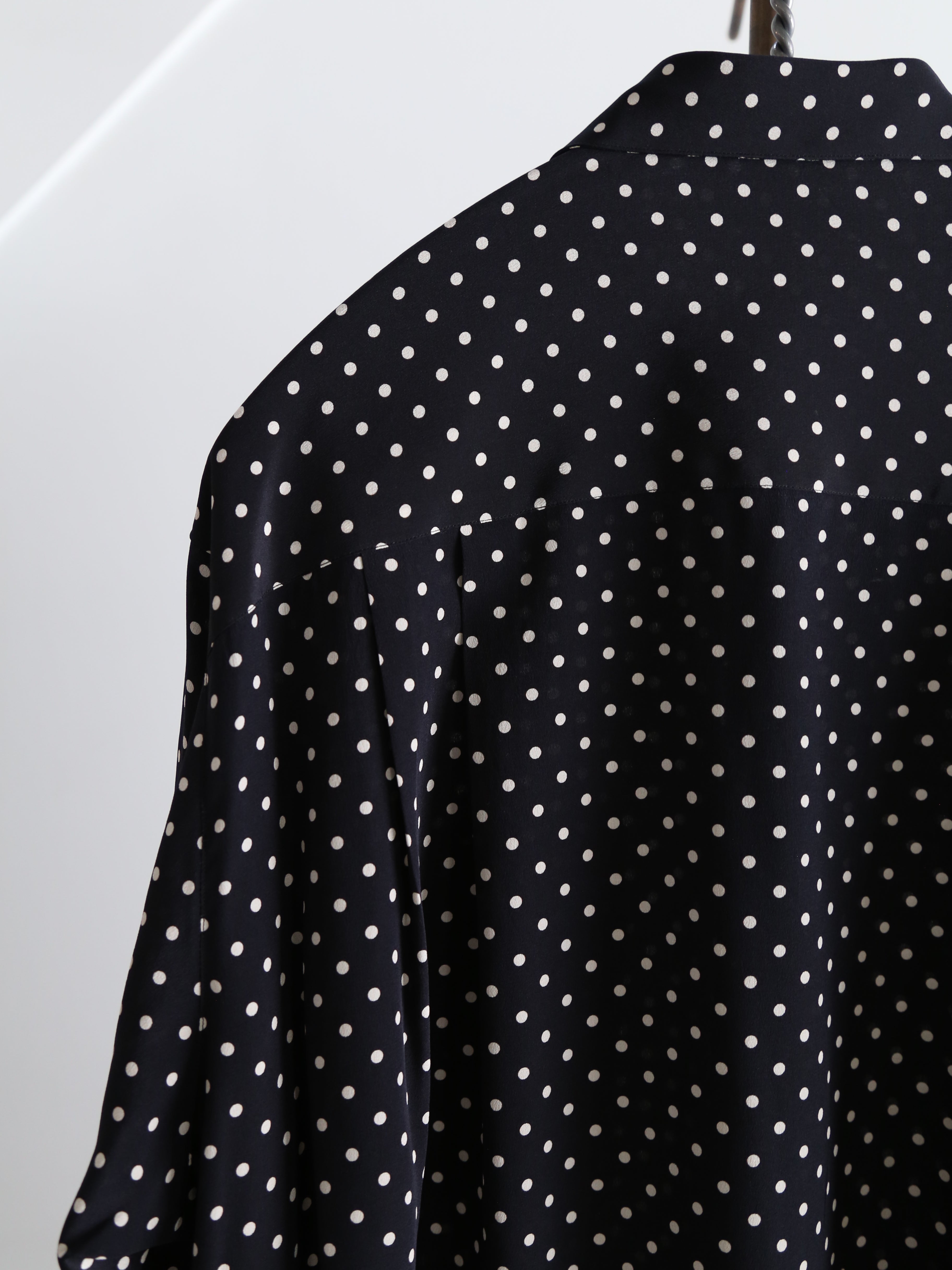 HEUGN】Alf Silk Dot – End on End.