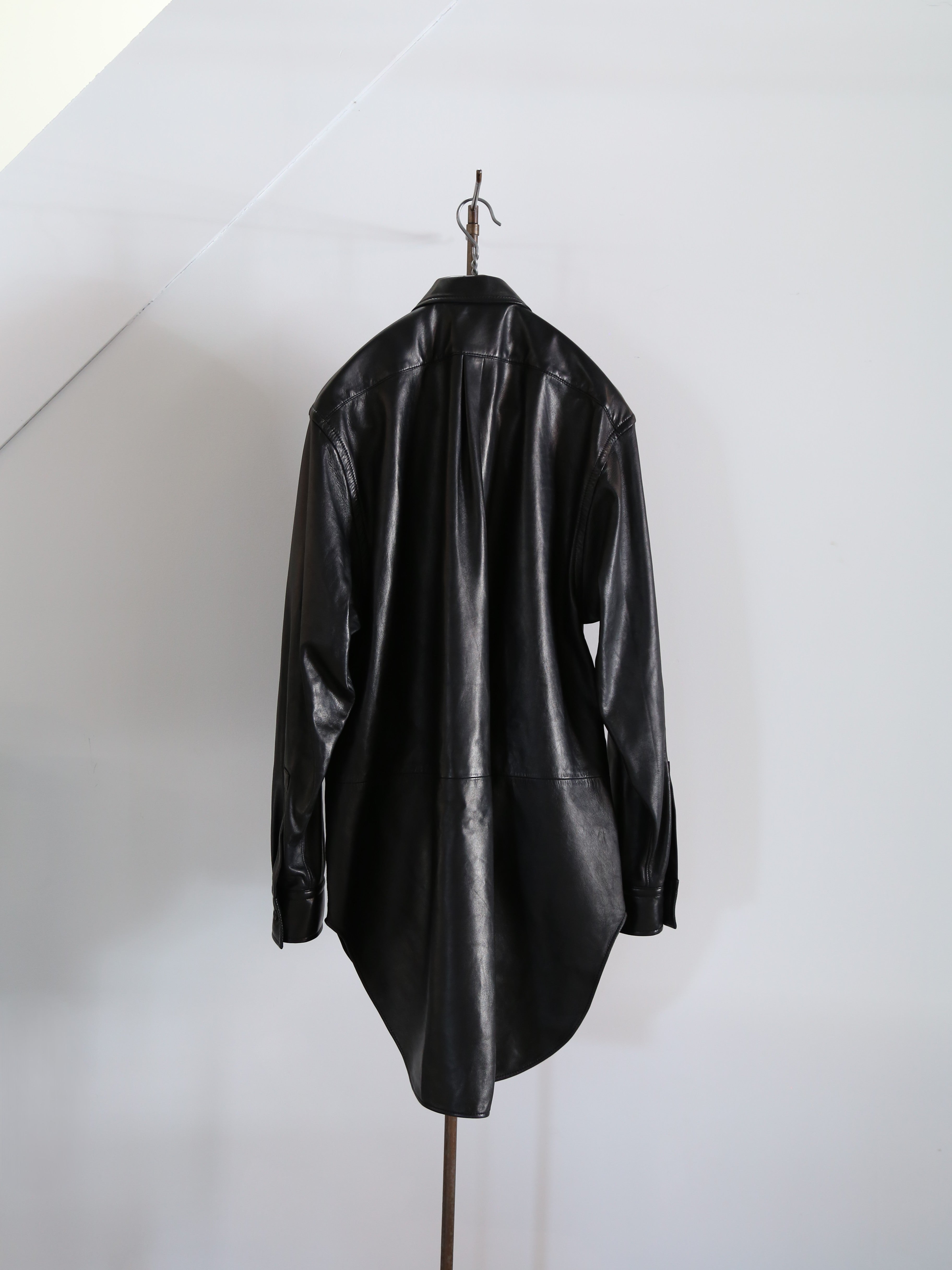HEUGN】Alan LEATHER – End on End.