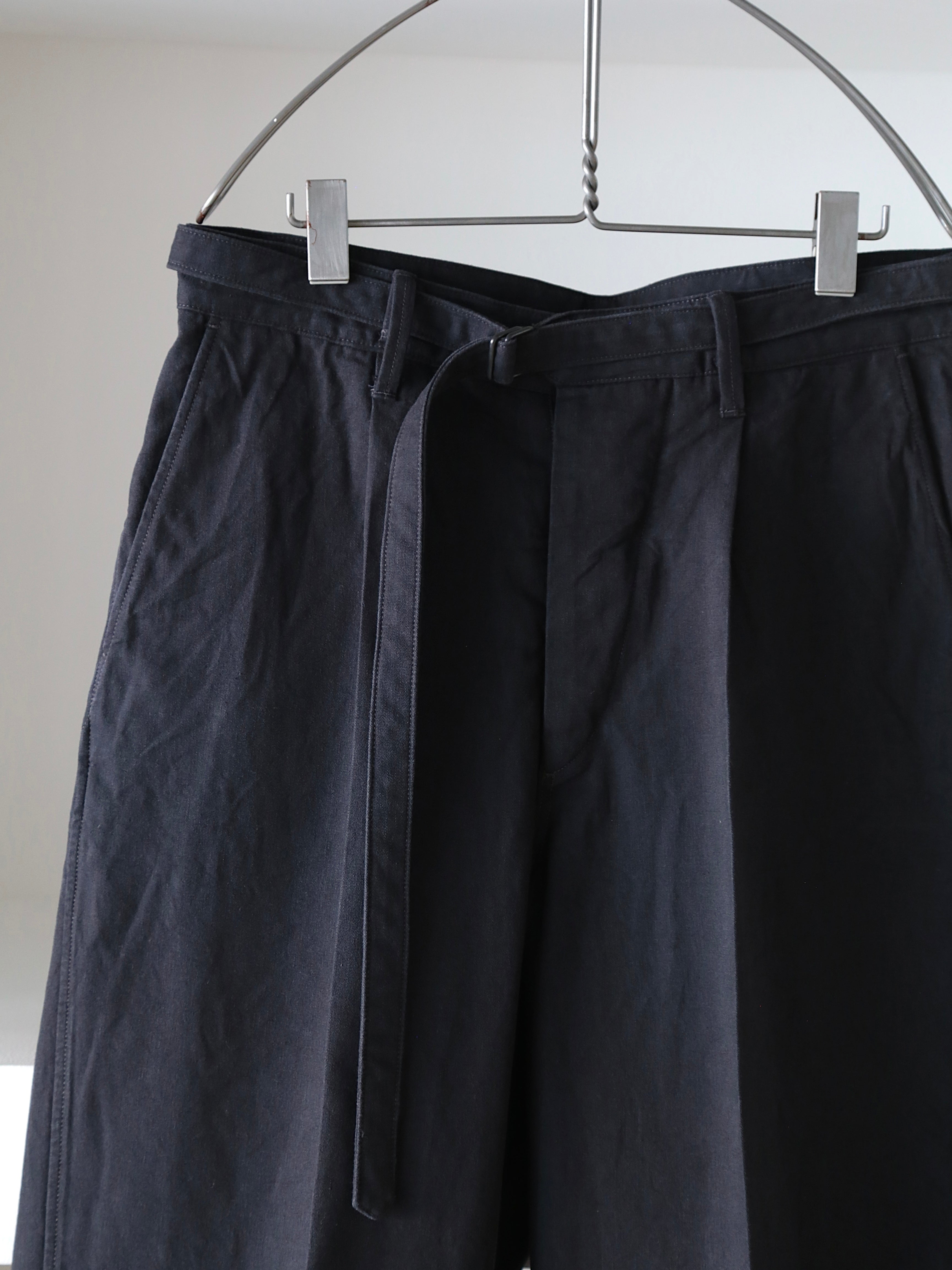 blurhms】Hard Twist Gabardine Belted Trousers (Womens) – End on End.