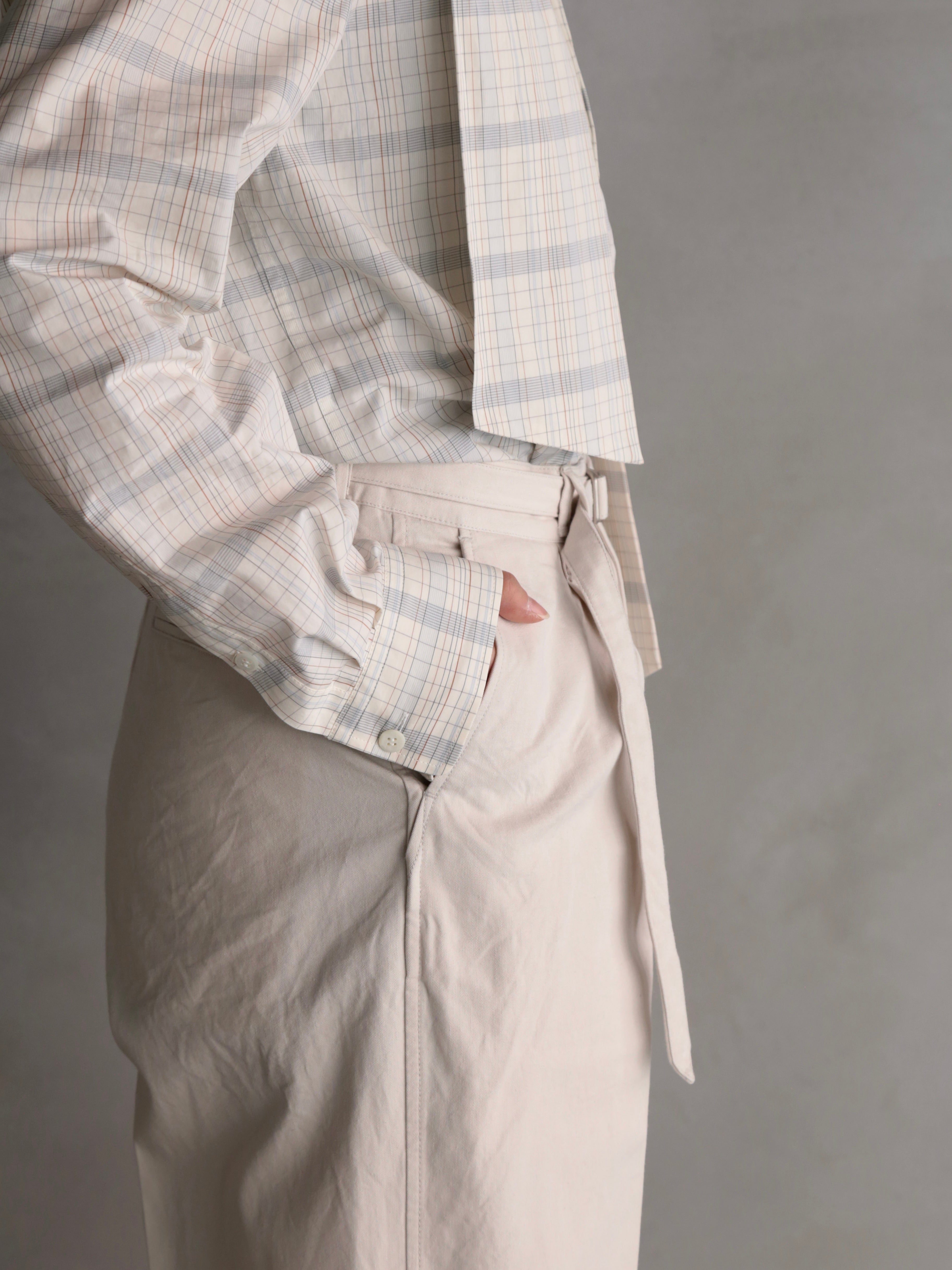blurhms】Hard Twist Gabardine Belted Trousers (Womens) – End on End.