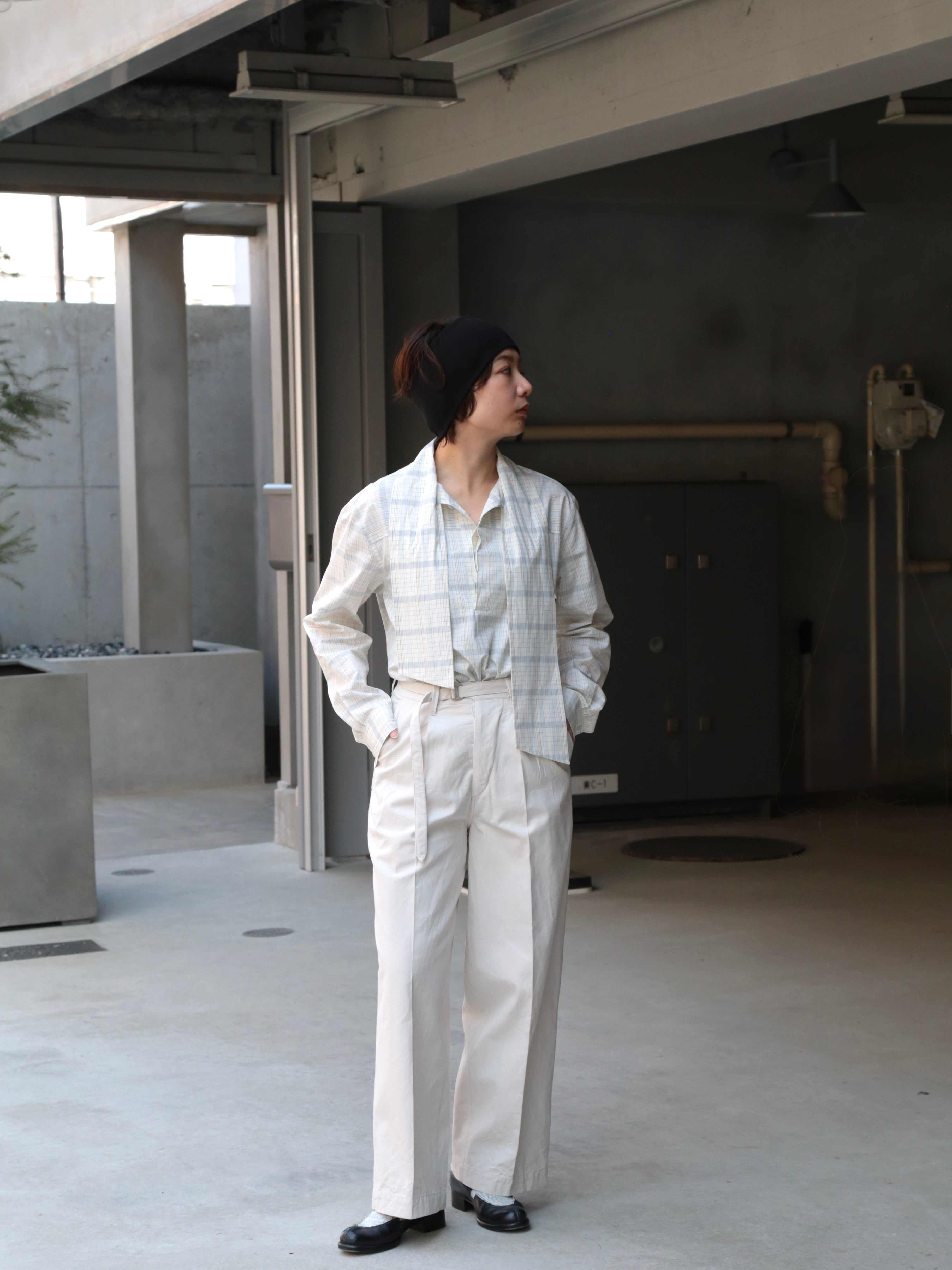 blurhms】Hard Twist Gabardine Belted Trousers (Womens) – End on End.