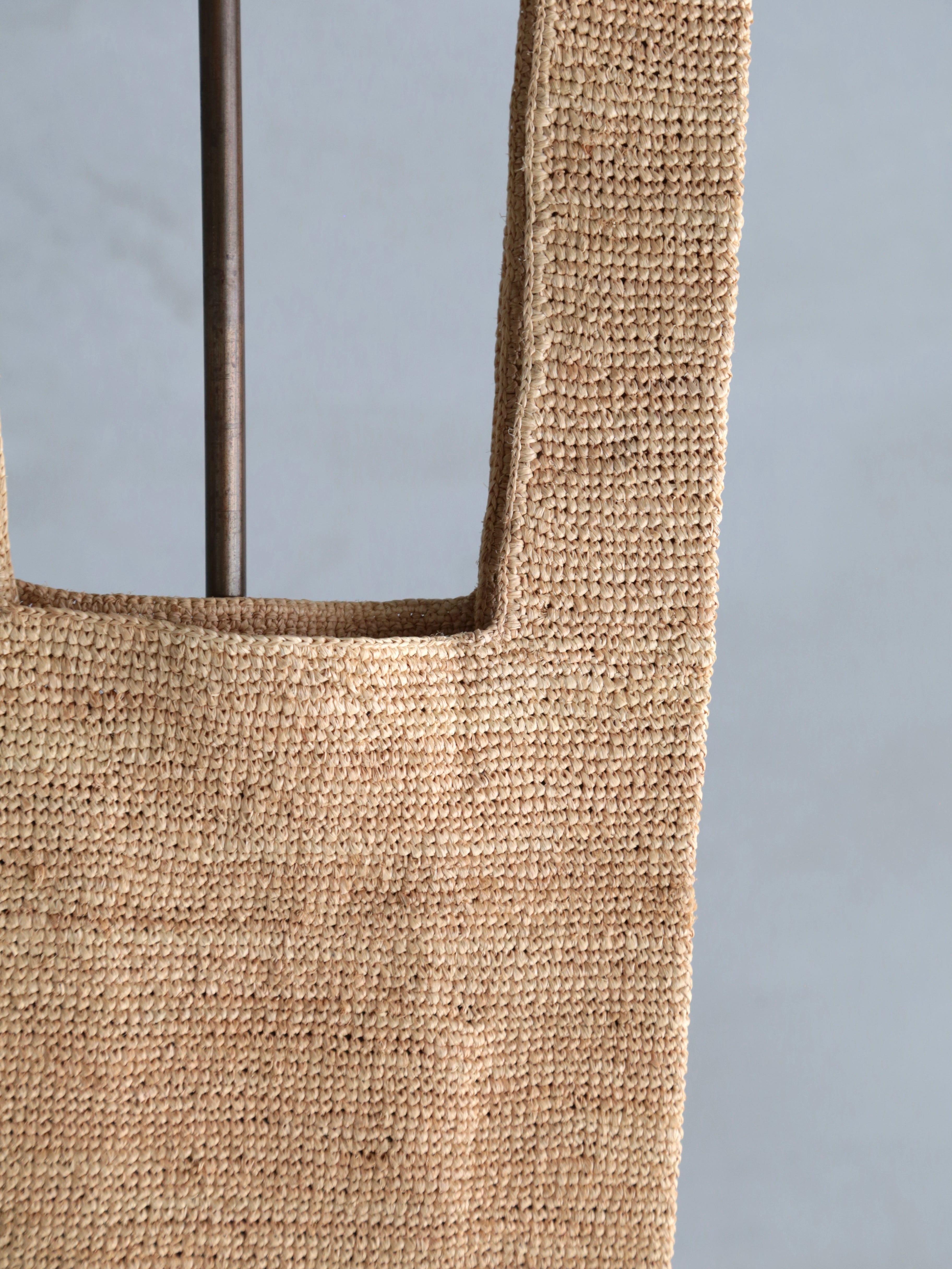 seya.】MEDIUM RAFFIA BAG – End on End.
