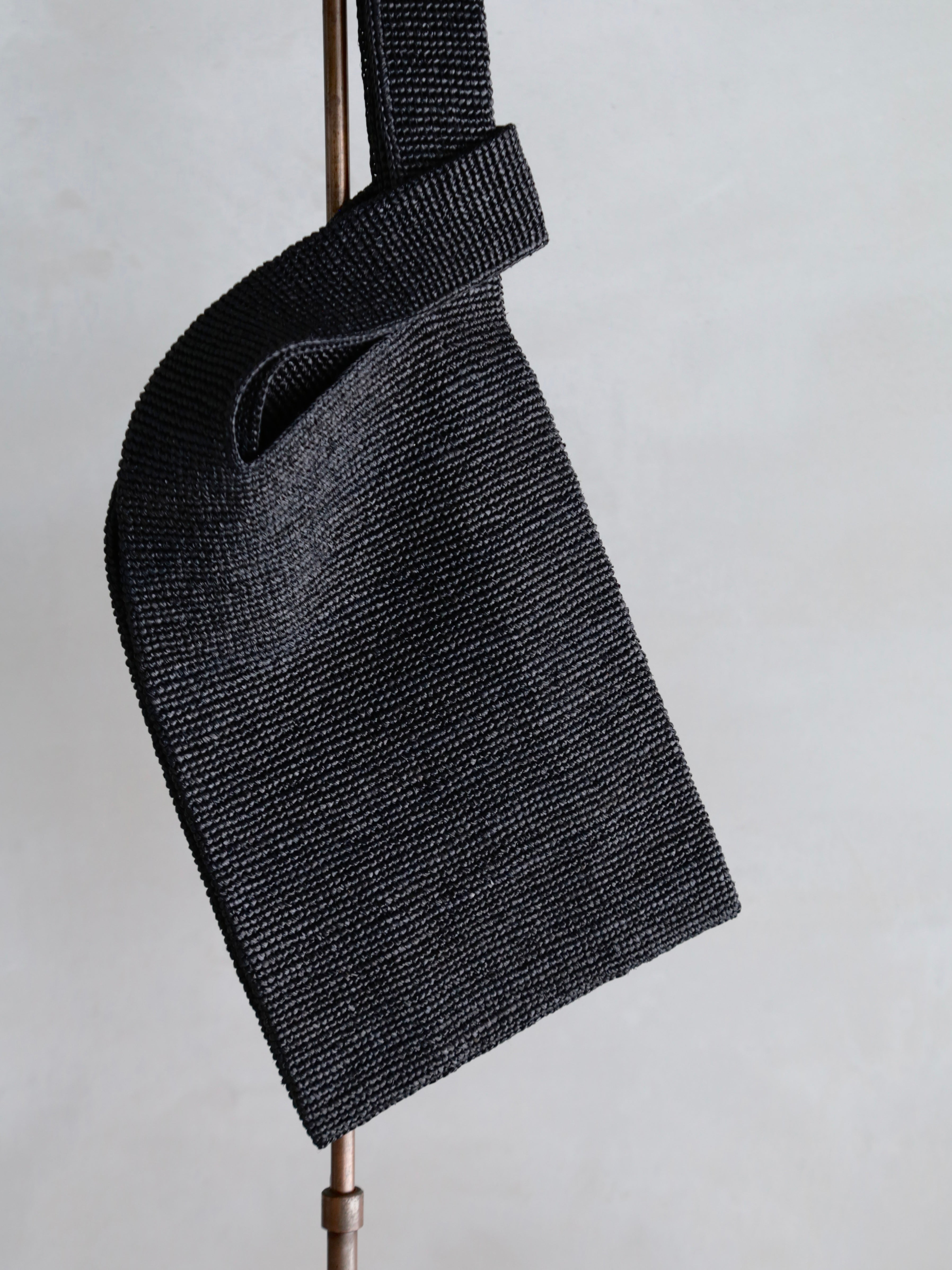 seya.】MEDIUM RAFFIA BAG – End on End.