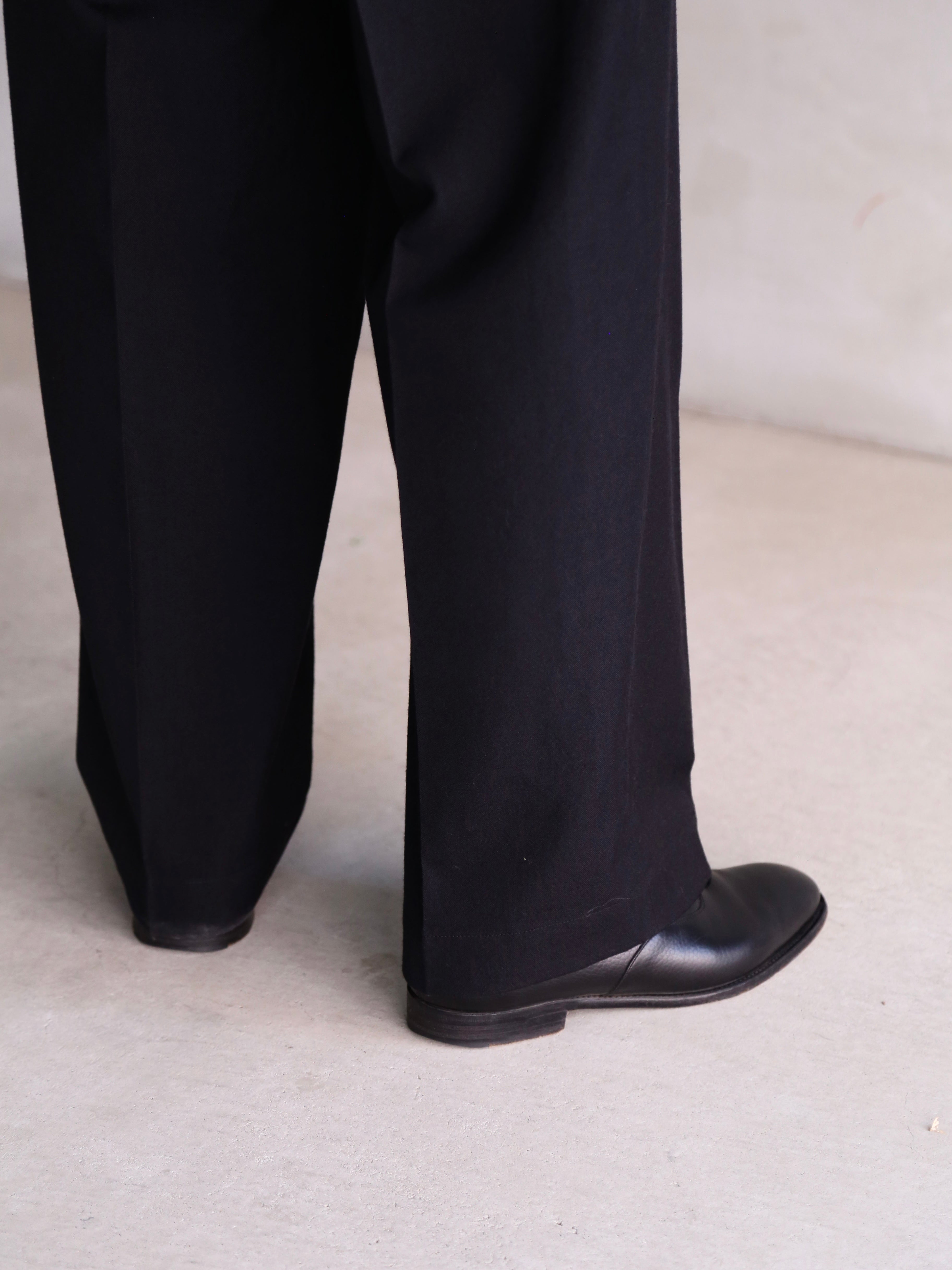 blurhms】Wool Gabardine Trousers (Mens) – End on End.