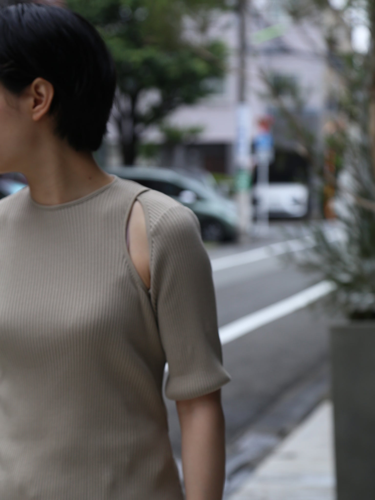HIGH TWIST COTTON RIB CUTOUT HOLE HALFSLEEVE TOPS