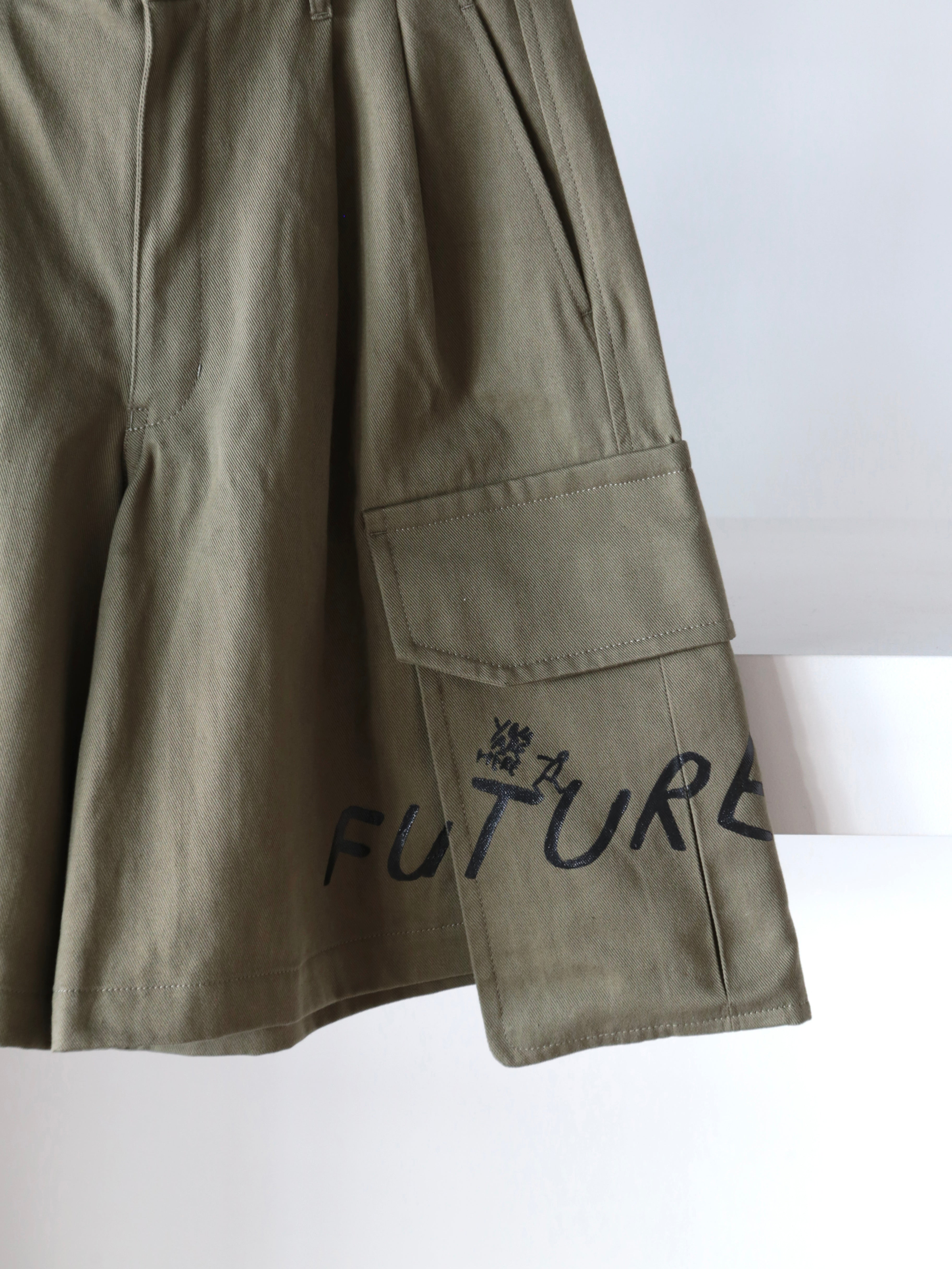 COMME des GARCONS SHIRT】cotton twill garment printed Shorts – End