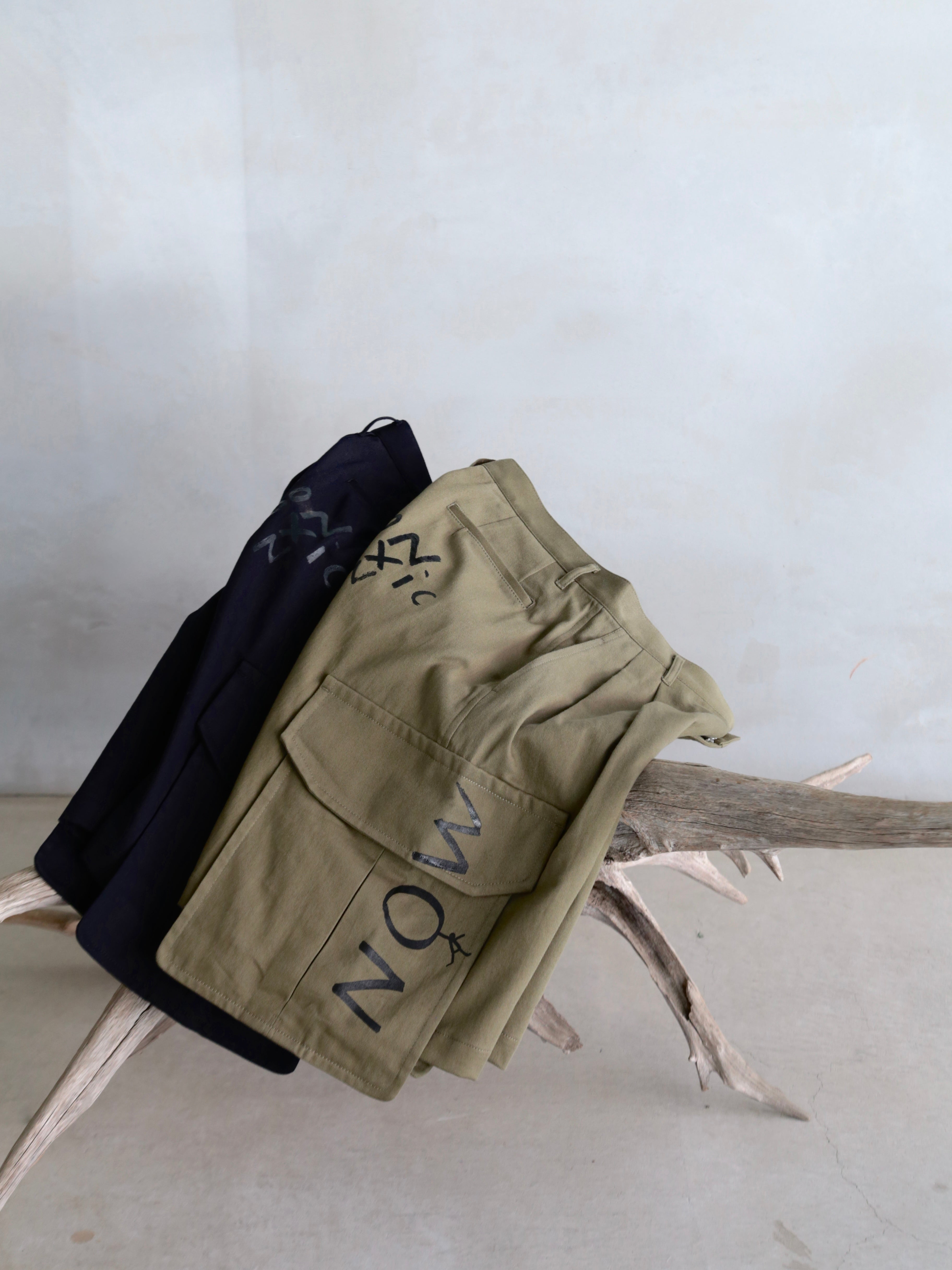 COMME des GARCONS SHIRT】cotton twill garment printed Shorts – End