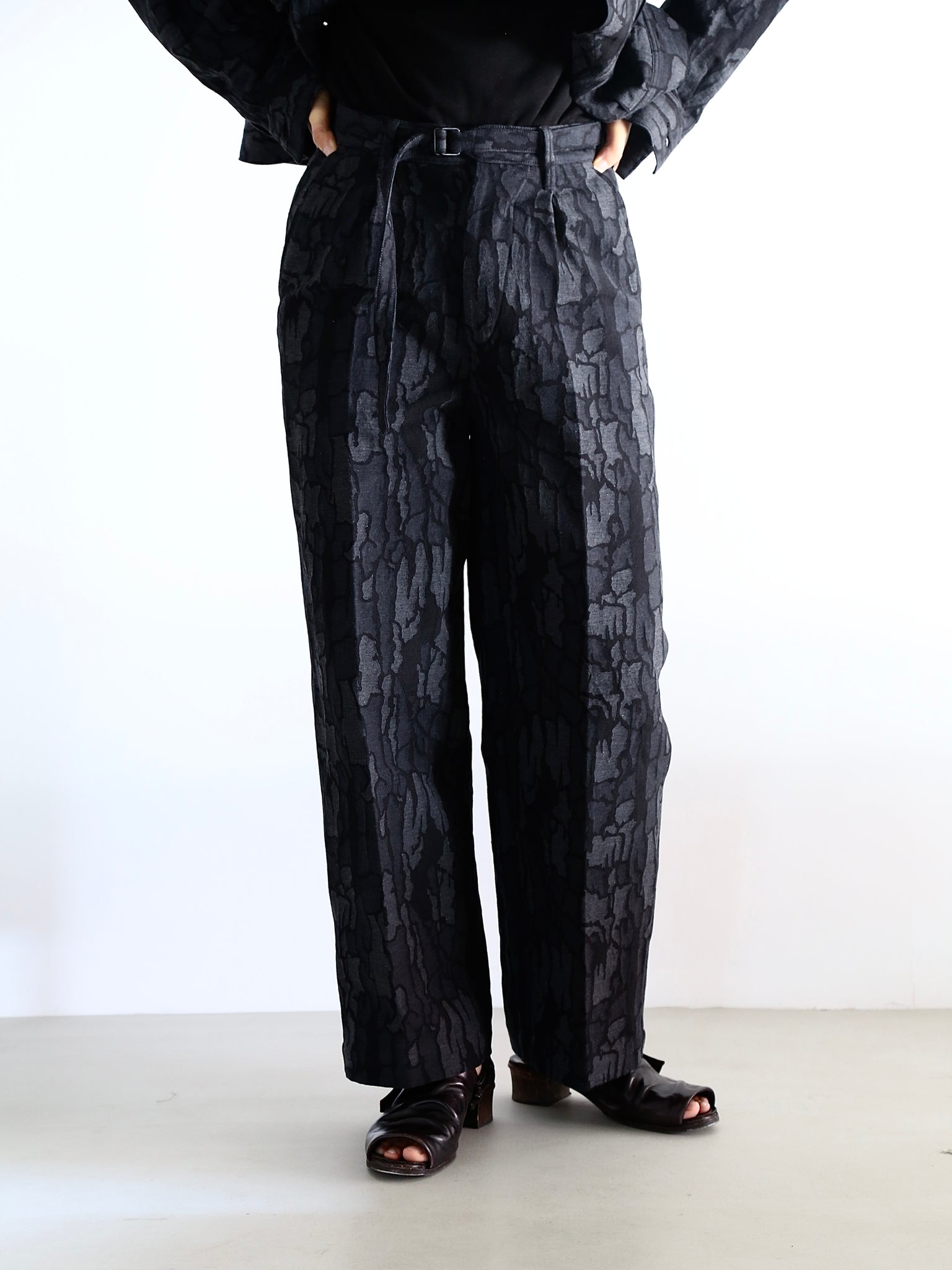 【blurhms】Tree Camo Belted Trousers (Womens)