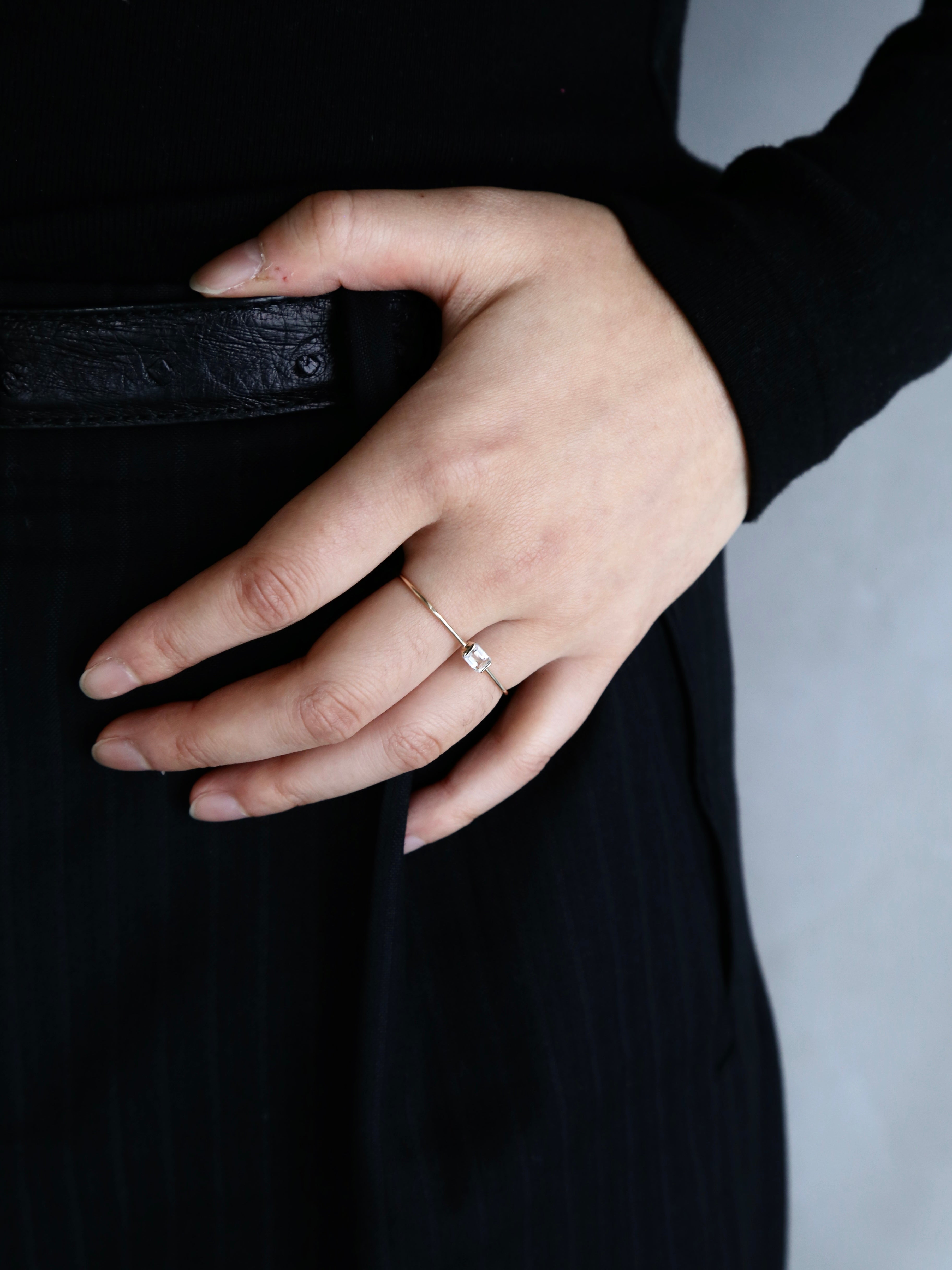 Hirotaka】Bird of Paradise White Topaz Double Finger Ring – End on