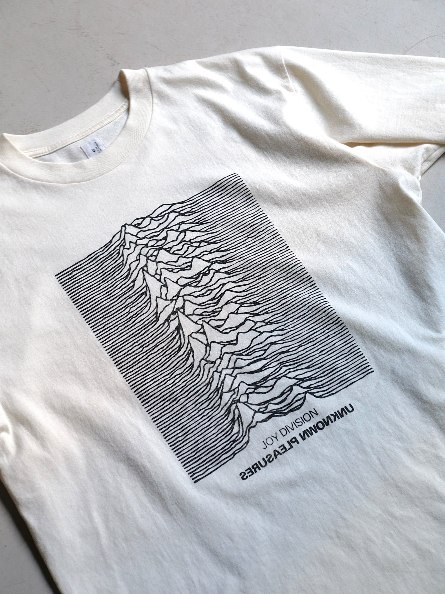 blurhmsROOTSTOCK】JD UNKNOWN PLEASURES Invert WIDE (Mens) – End on