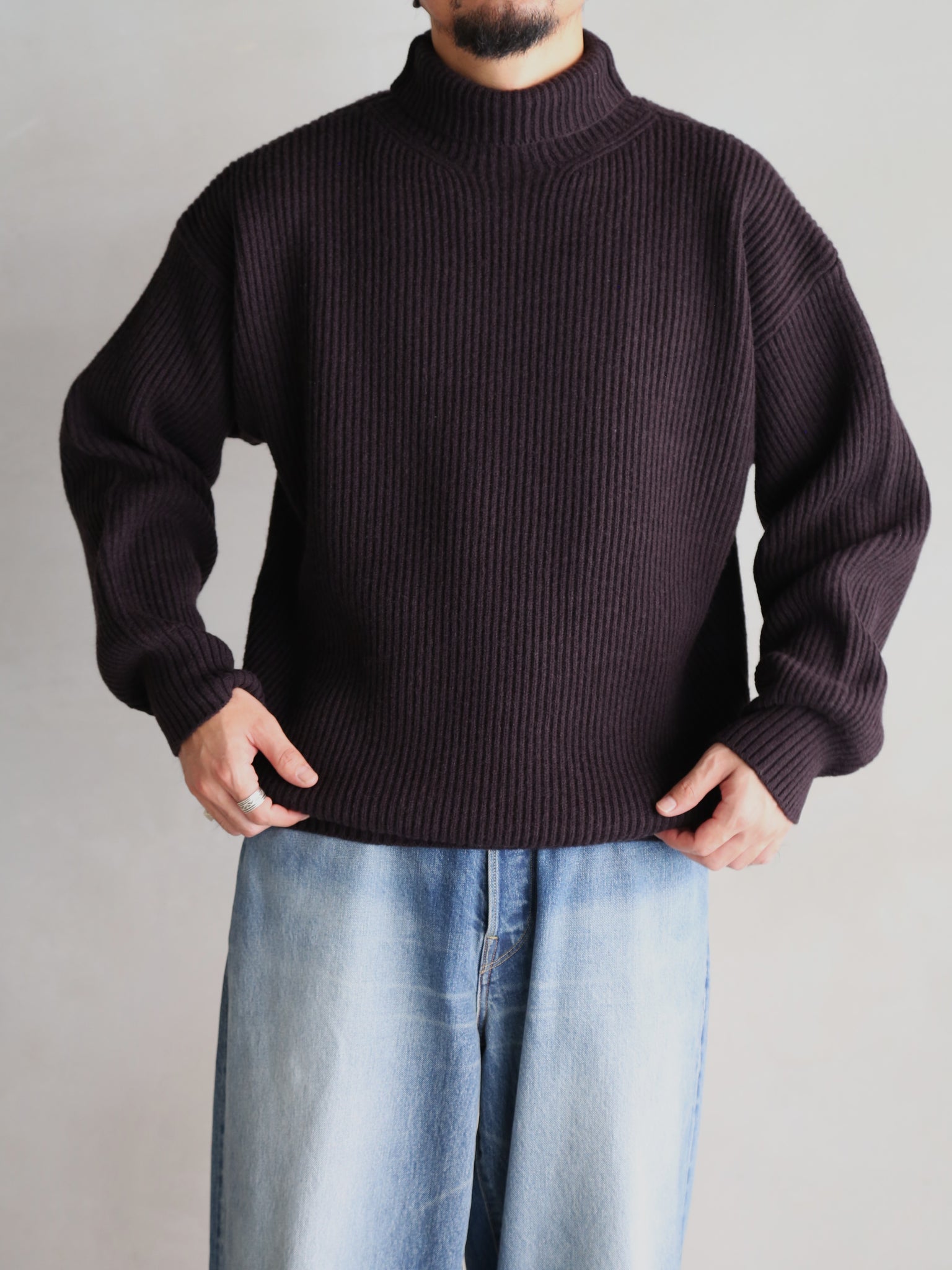 【seya.】TURTLE NECK CLOUD SWEATER (EBONY BLACK)