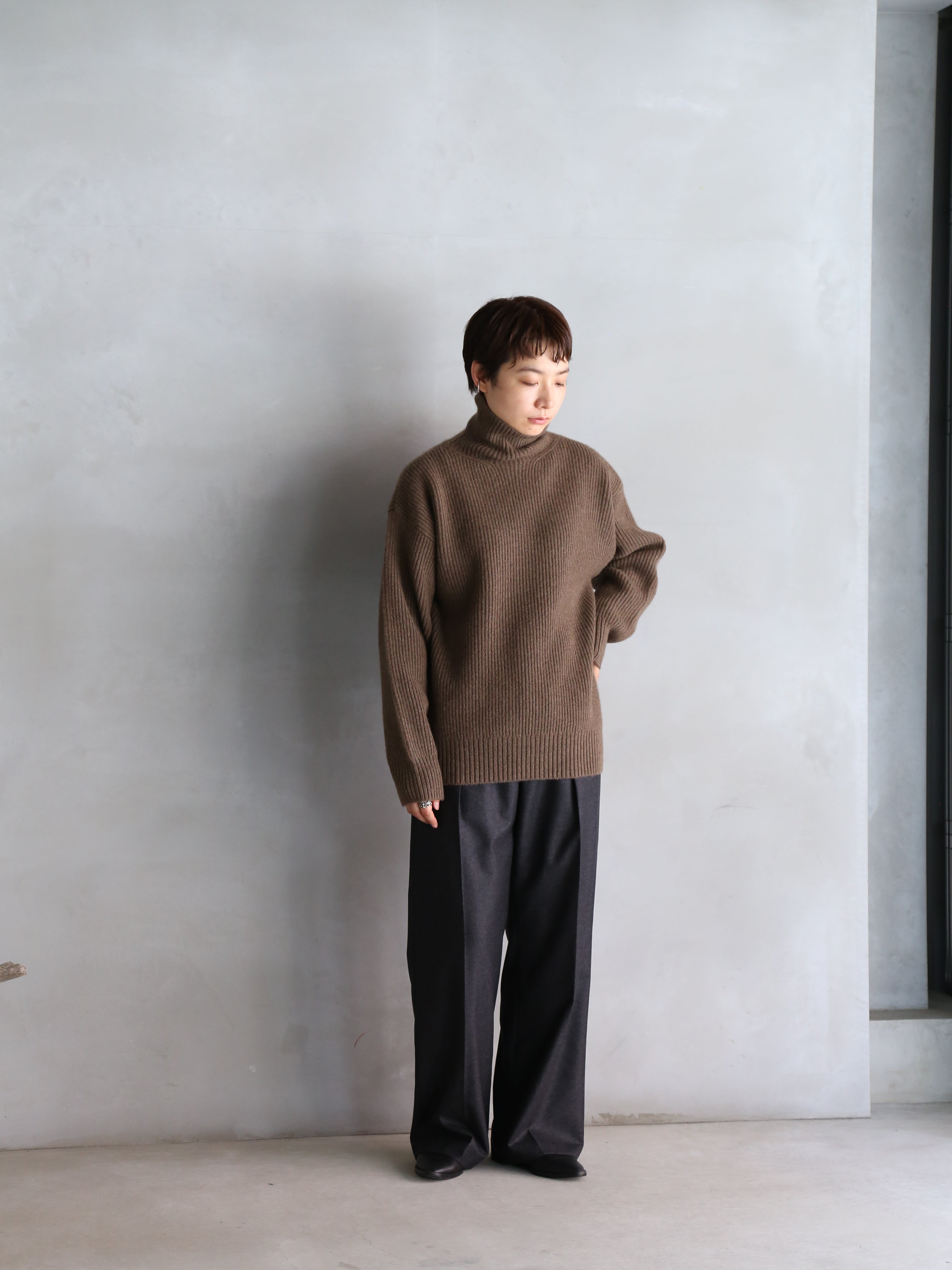seya.】TURTLE NECK CLOUD SWEATER (UNDYED YAK)(Womens) – End on End.
