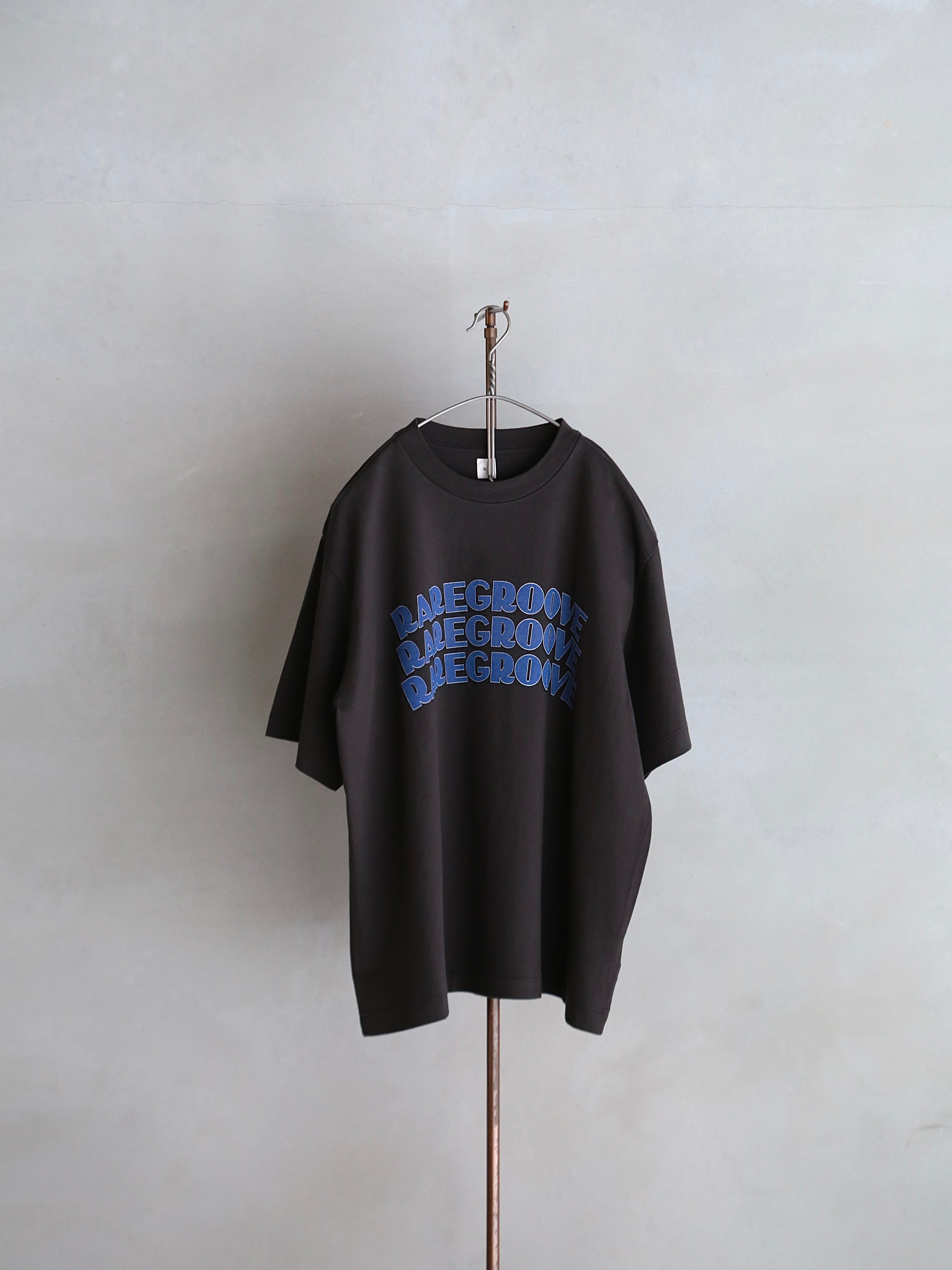 blurhmsROOTSTOCK】RAREGROOVE Print Tee WIDE (Mens) – End on End.