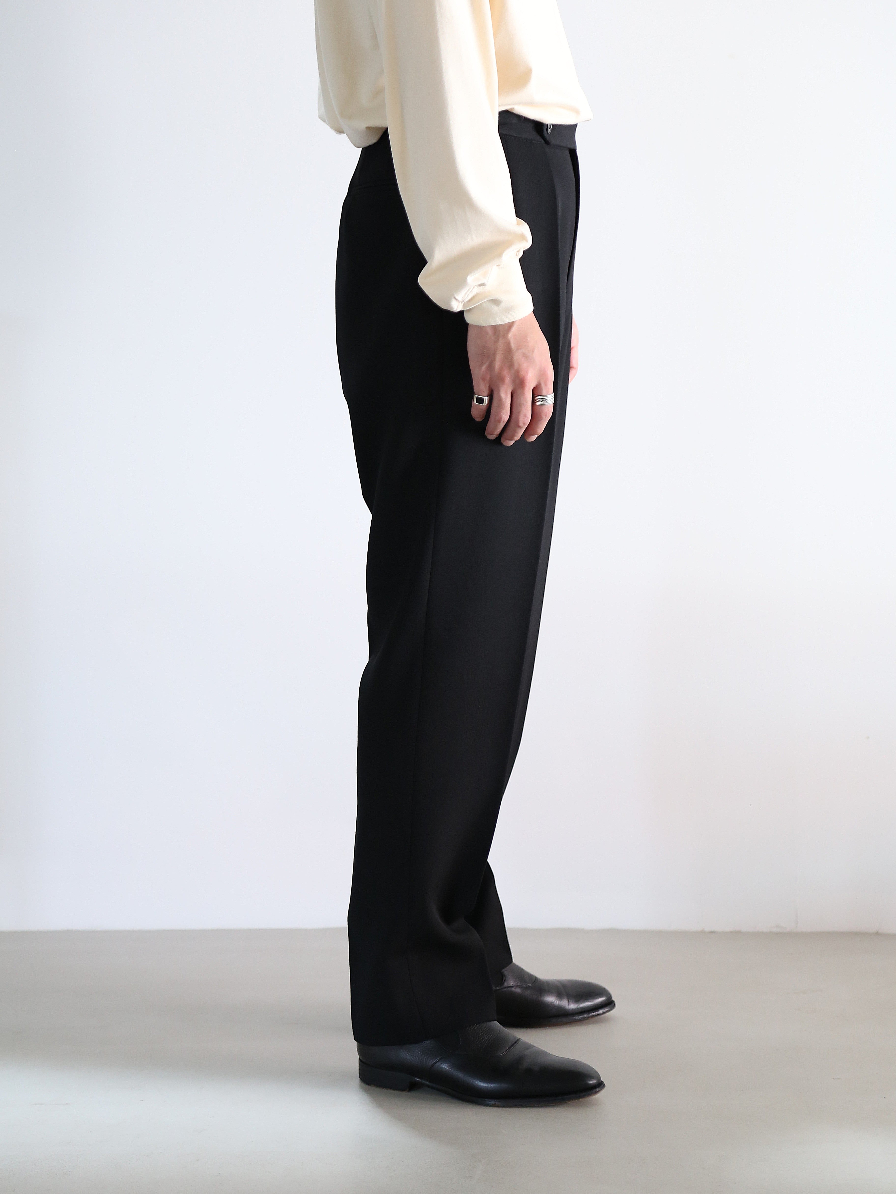 HEUGN】Aaron Wool Black – End on End.