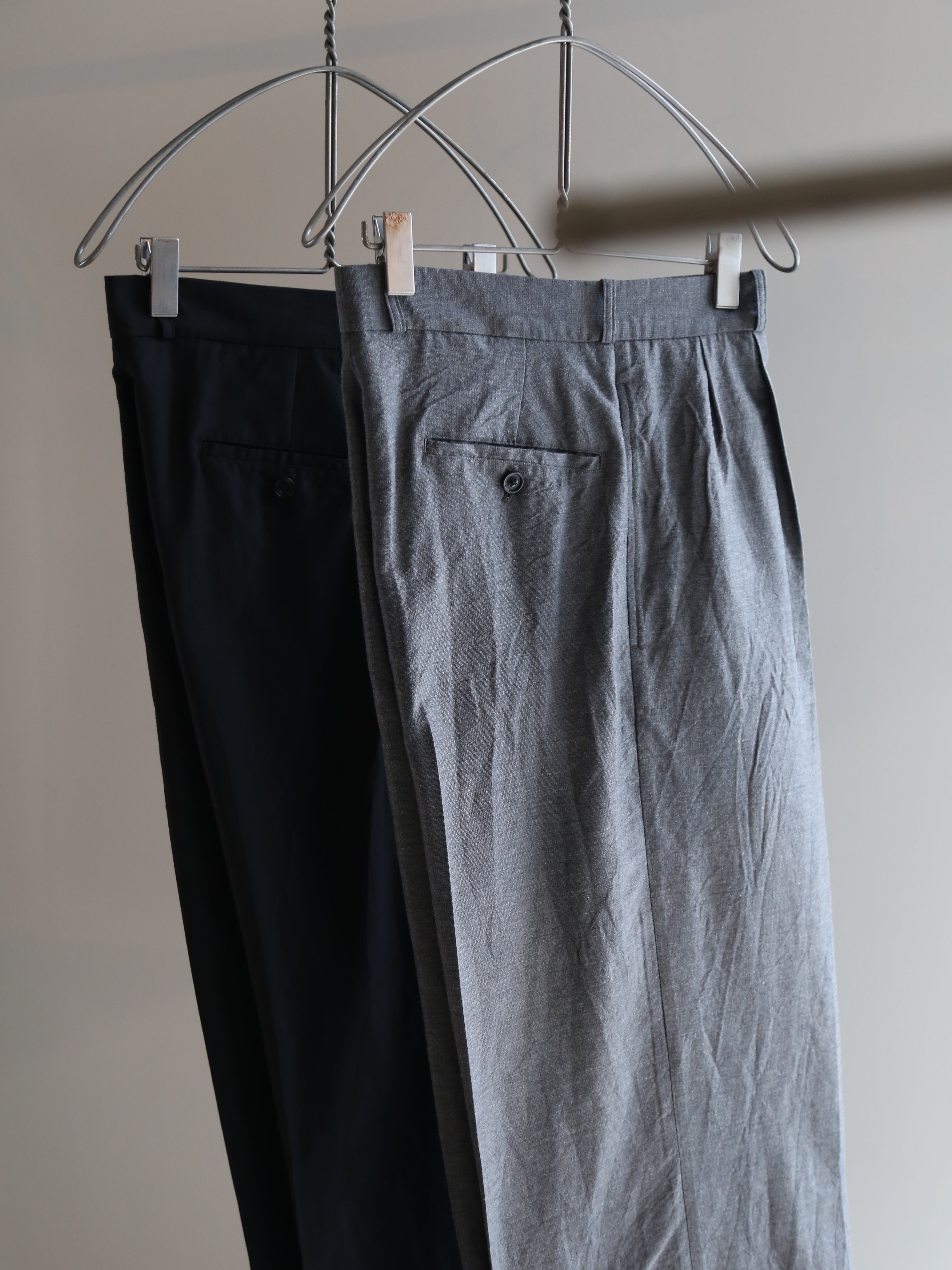 blurhms】Silk-Wo-Co Two-tuck Slacks (Mens) – End on End.