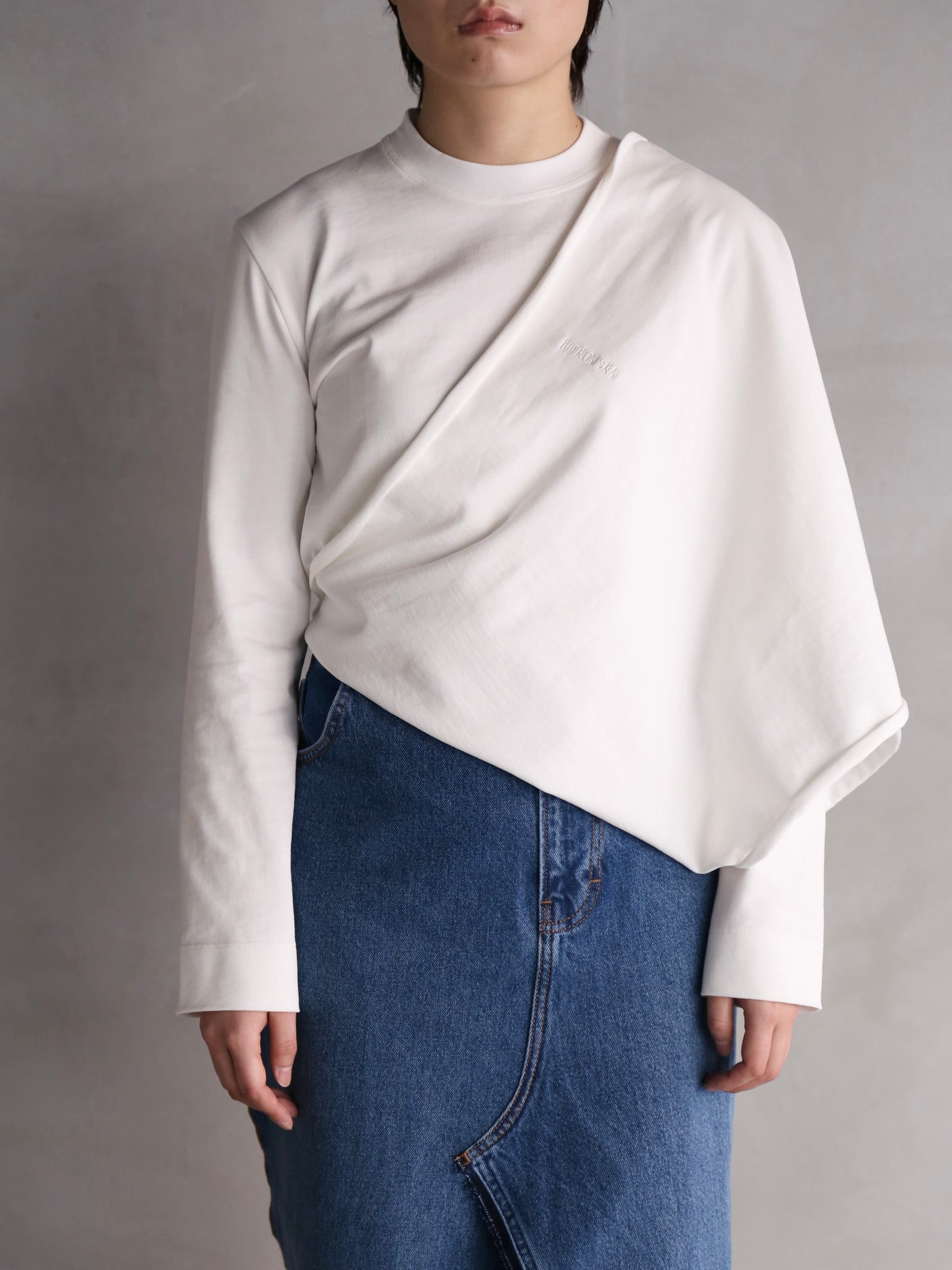 LITKOVSKA】Asymmetric Cotton Longsleeve – End on End.